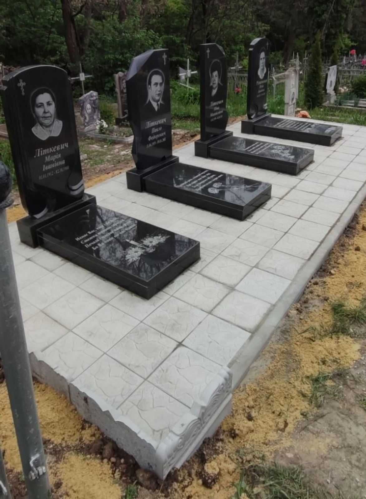 Виготовлення та встановлення гранитних пам'ятників