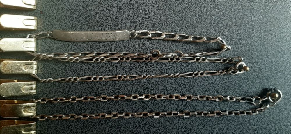 Prata, brincos, pulseiras, fios