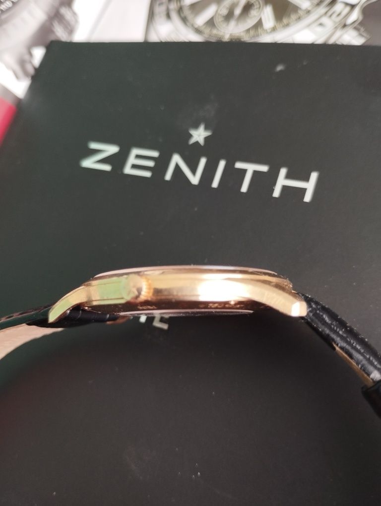 Швейцарський годинник Zenith