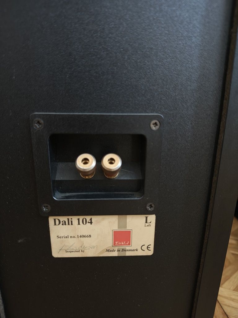 Kolumny Dali 104