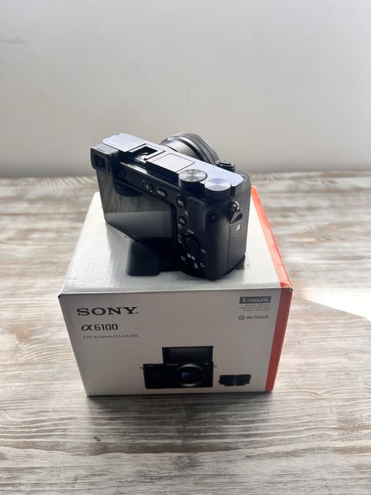 Sony A6100 E PZ 16-50mm F3.5-5.6 OSS
