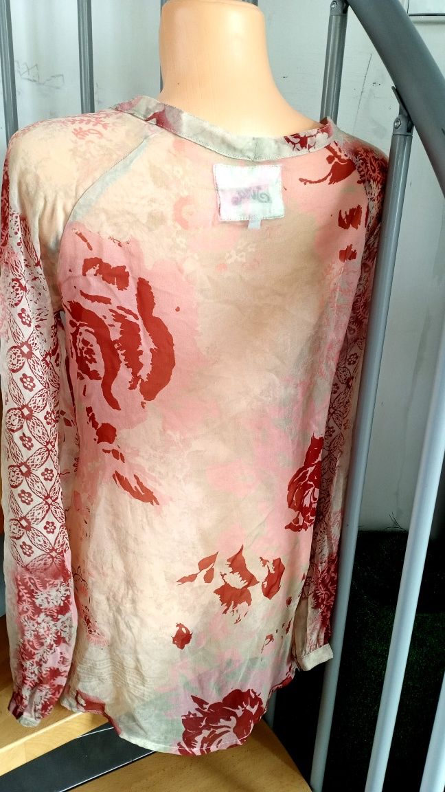 Bluzka z długim rękawem dekolt do szpica pastelowe kolory guziki