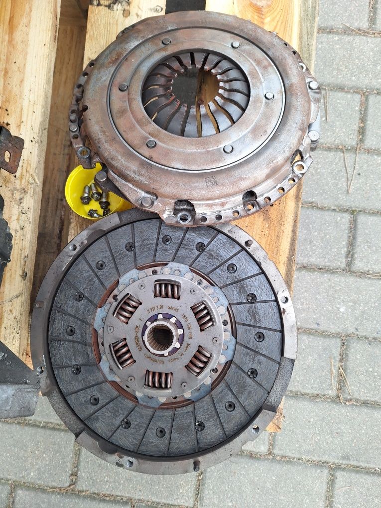 Sprzęgło koło dwumasowe Ford Focus MK2 c-max MK2 1.0 Ecoboost