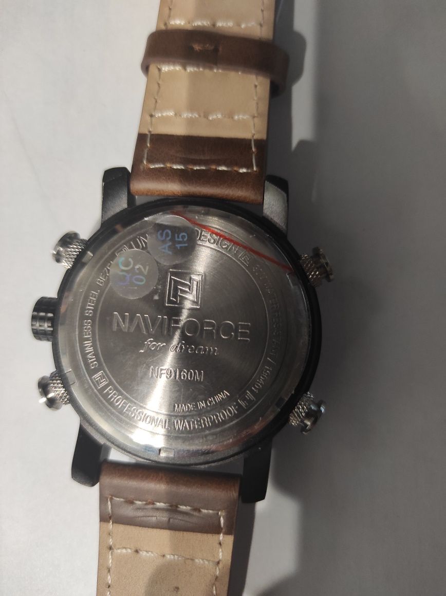 Naviforce NF9160 klasyczny brązowy zegarek wodoszczelny 30m skórzany