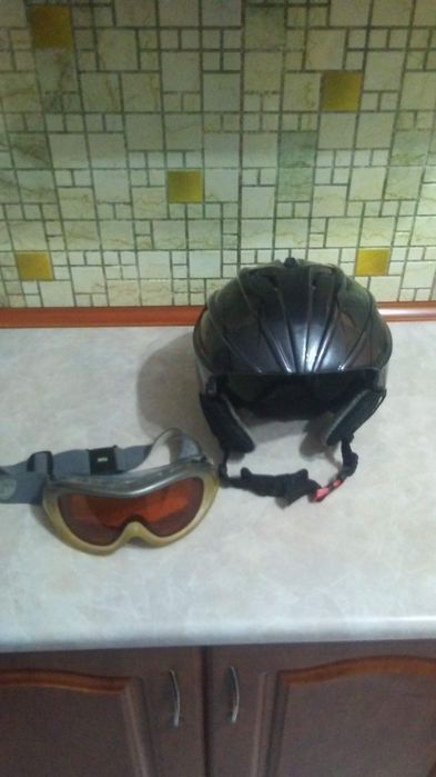 Kask narciarski snowboardowy