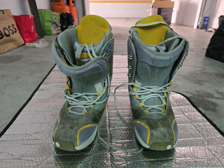 Botas de snowboard BURTON, tamanho 42 – em bom estado
