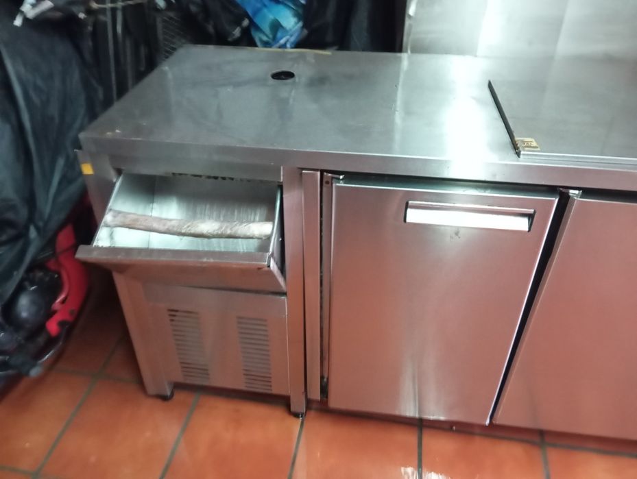 Balcão frigorífico de café