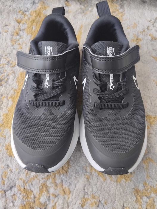 Sapatilhas: Nike criança; gênero feminino