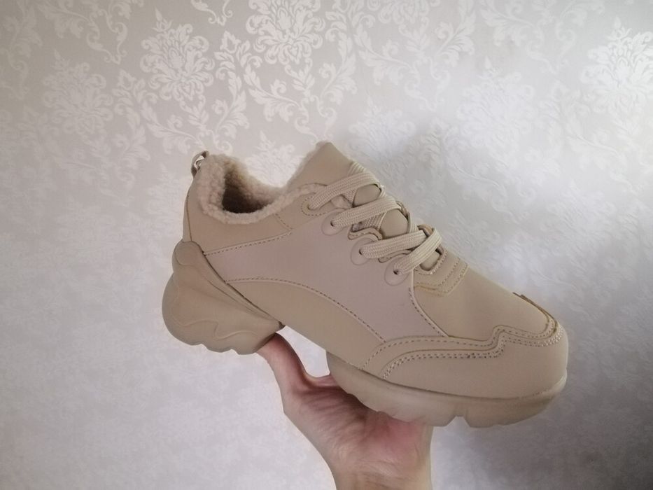 Кросівки жіноч зима розмір 36