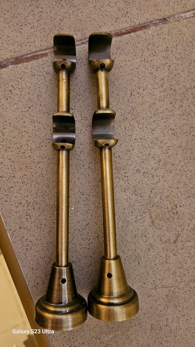 Uchwyty na karnisza rurkę