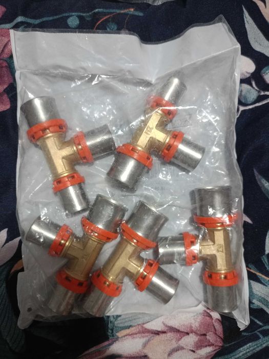 Trójnik zaprasowywany