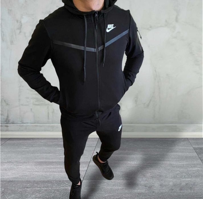 Чоловічий спортивний костюм Nike