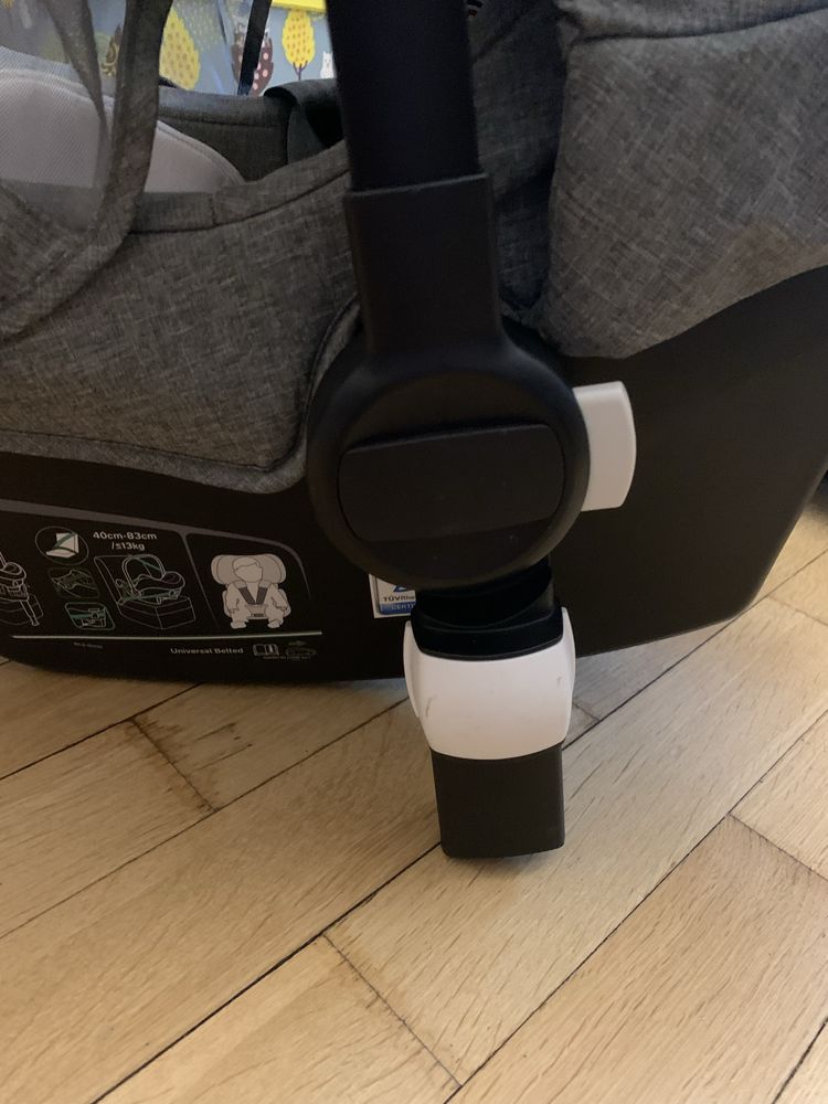 Bugaboo Turtle Air автокрісло з базою Isofix та адаптерами до коляски