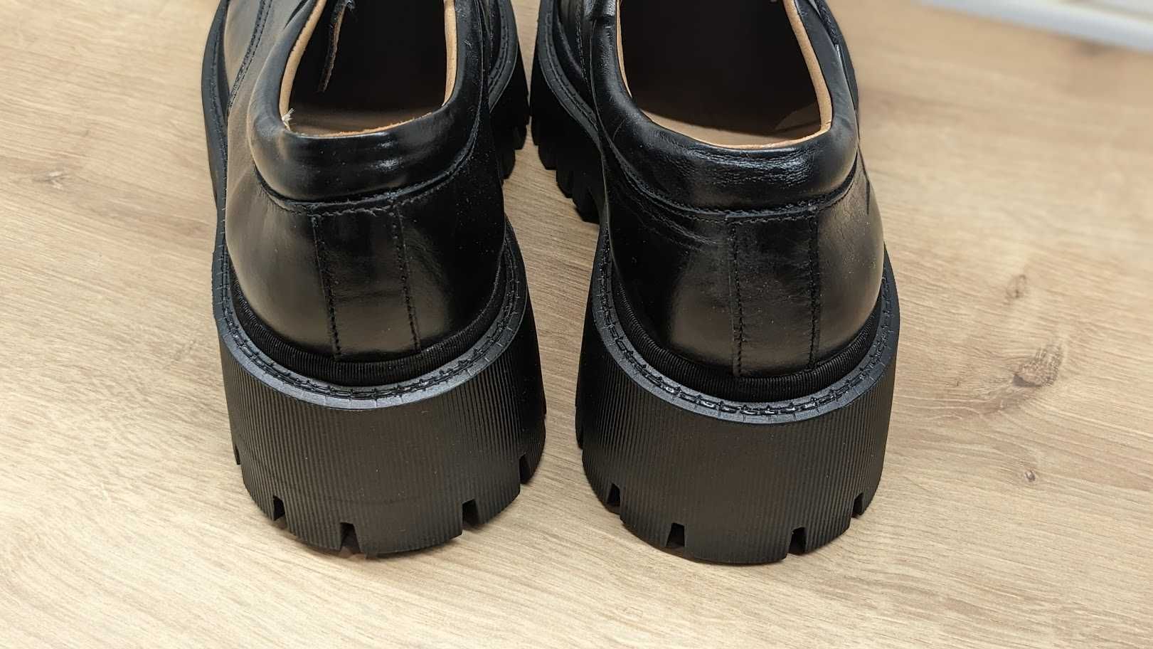 Нові жіночі черевики Iva. Повністю натуральна шкіра. 39 - 40