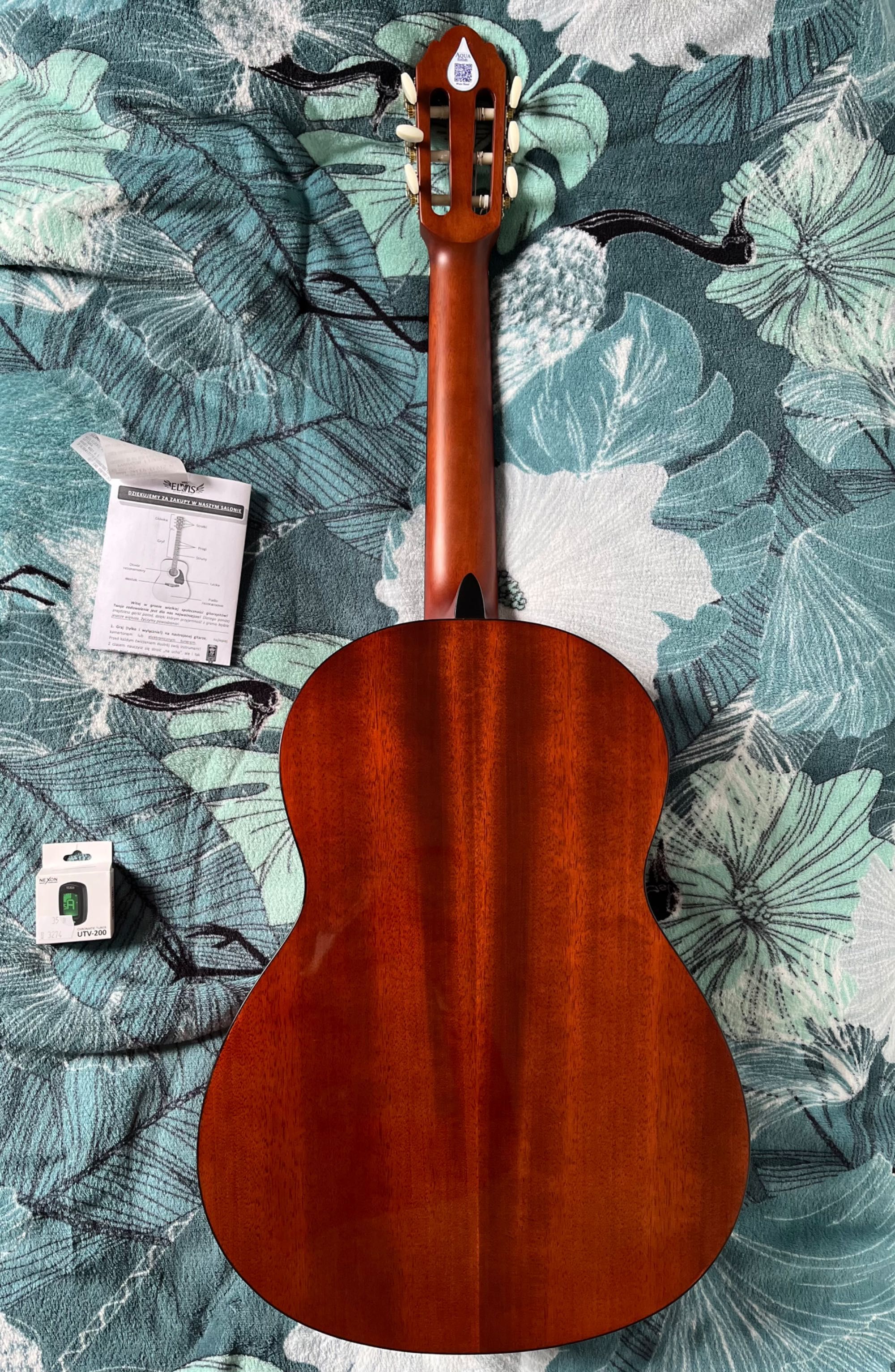 Gitara klasyczna VGS Student Solid 4/4 z pokrowcem, uchwytem i tunerem