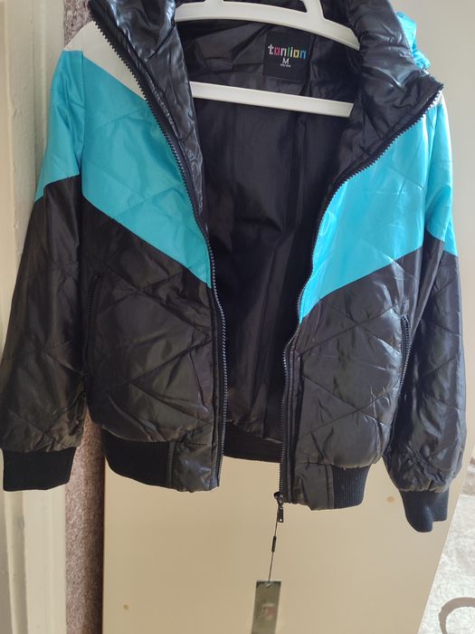 Продам нову демісезонну курточку