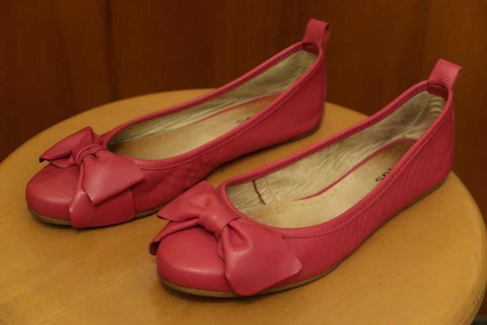 Damskie buty (baleriny) firmy WOJAS rozm. 38