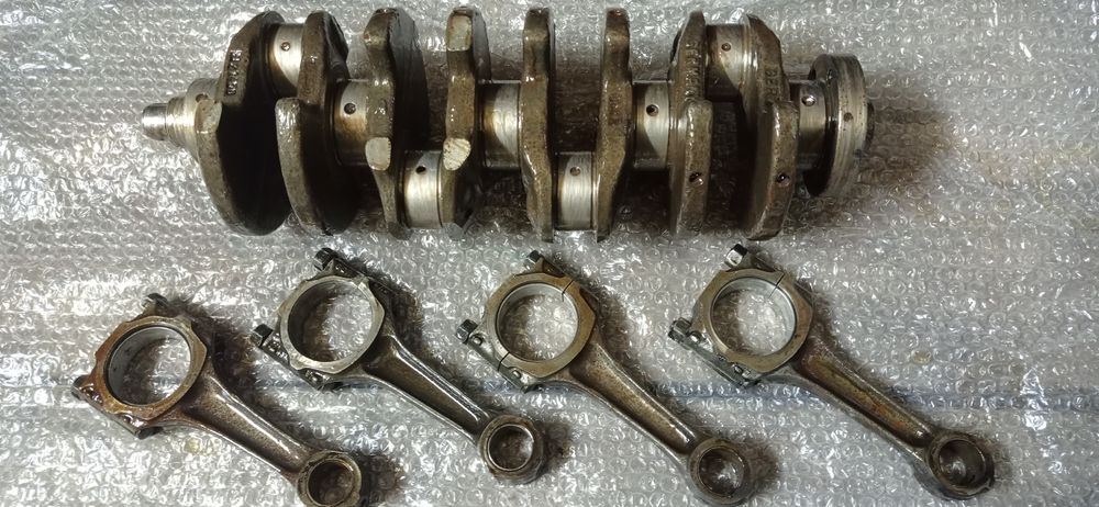 Колінвал шатуни на дизель 1.6