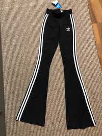 Legginsy flare rozszerzane nogawki Adidas