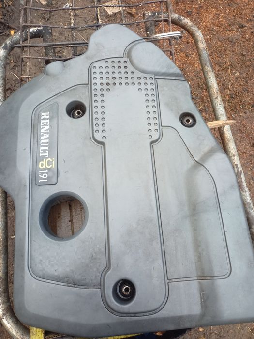 Кришка двигуна Renault 1.9dci
