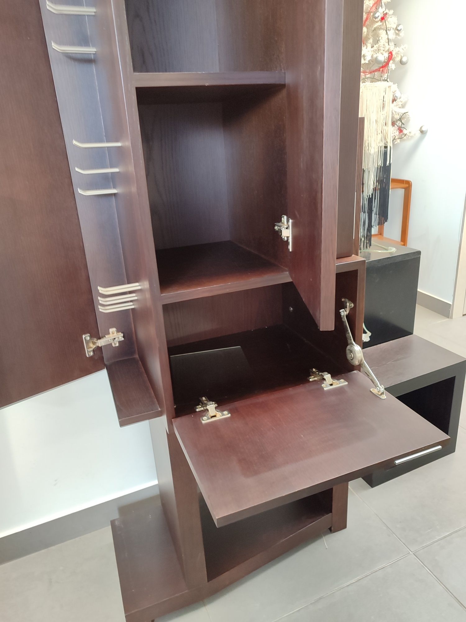 Bar para garrafas e copos