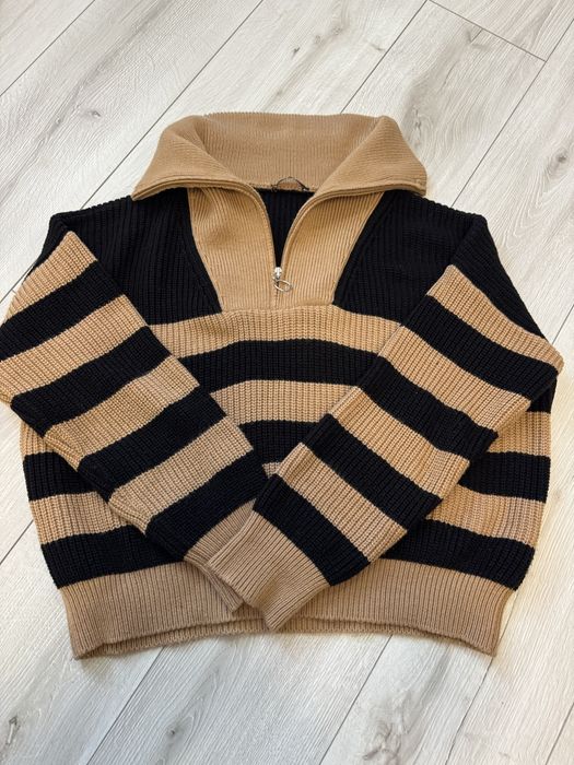 Свитер вязанный