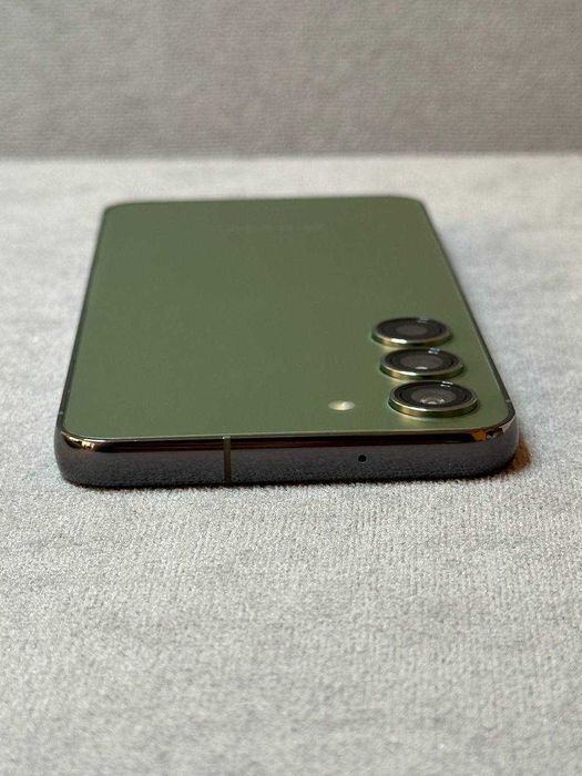 В гарному стані Самсунг SAMSUNG S23 256GB Green 6 місяців гарантії!