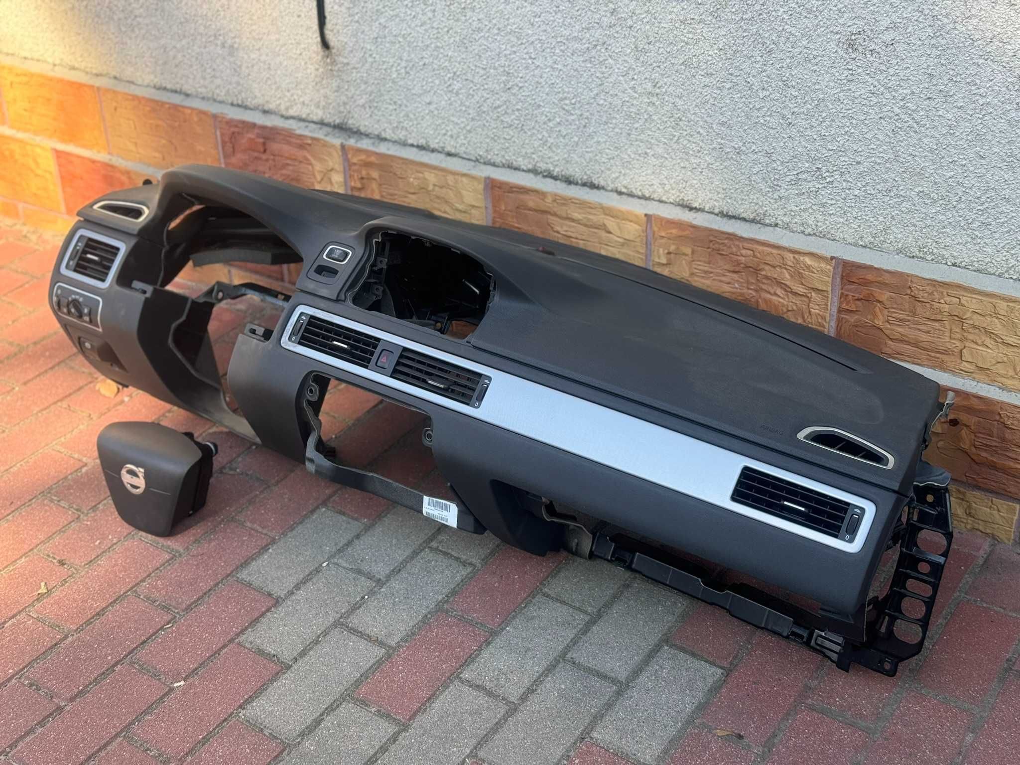 Deska konsola oryginalna Volvo V70 III S80 II XC70  RADAR GŁOŚNIK