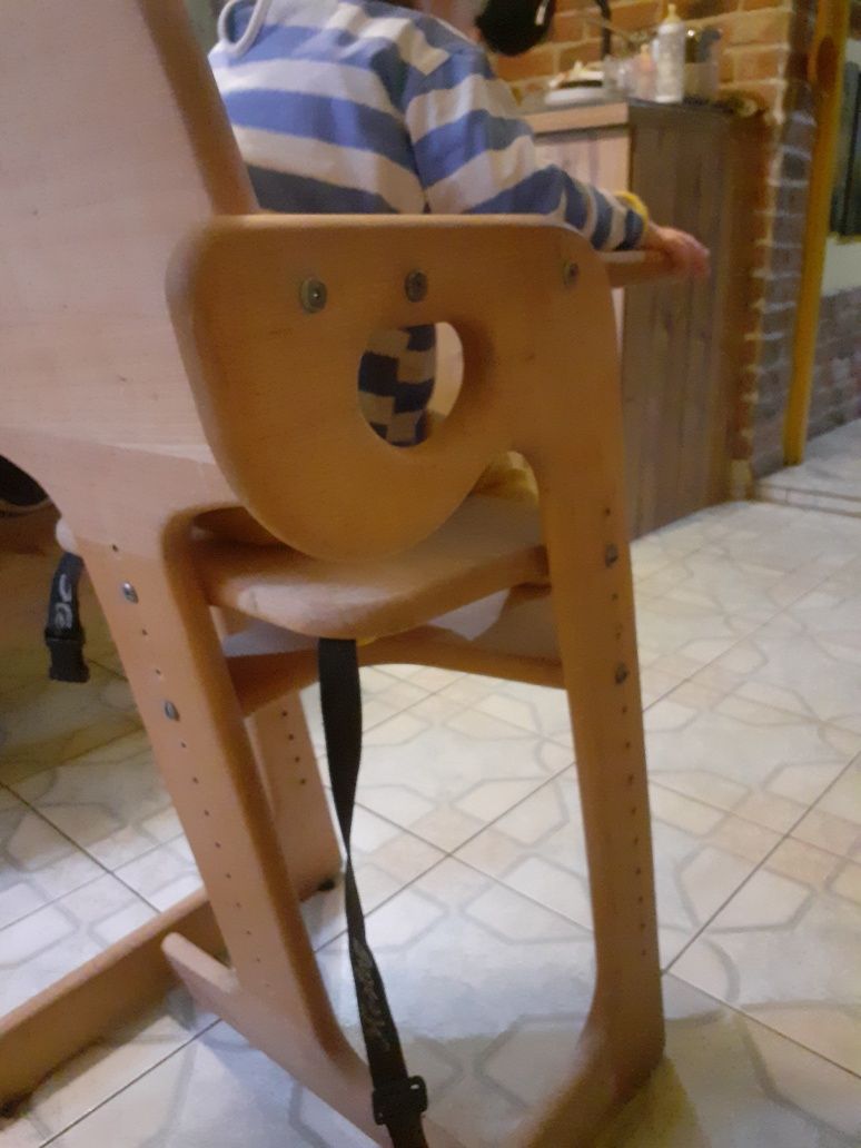 Drewniane bukowe krzesełko