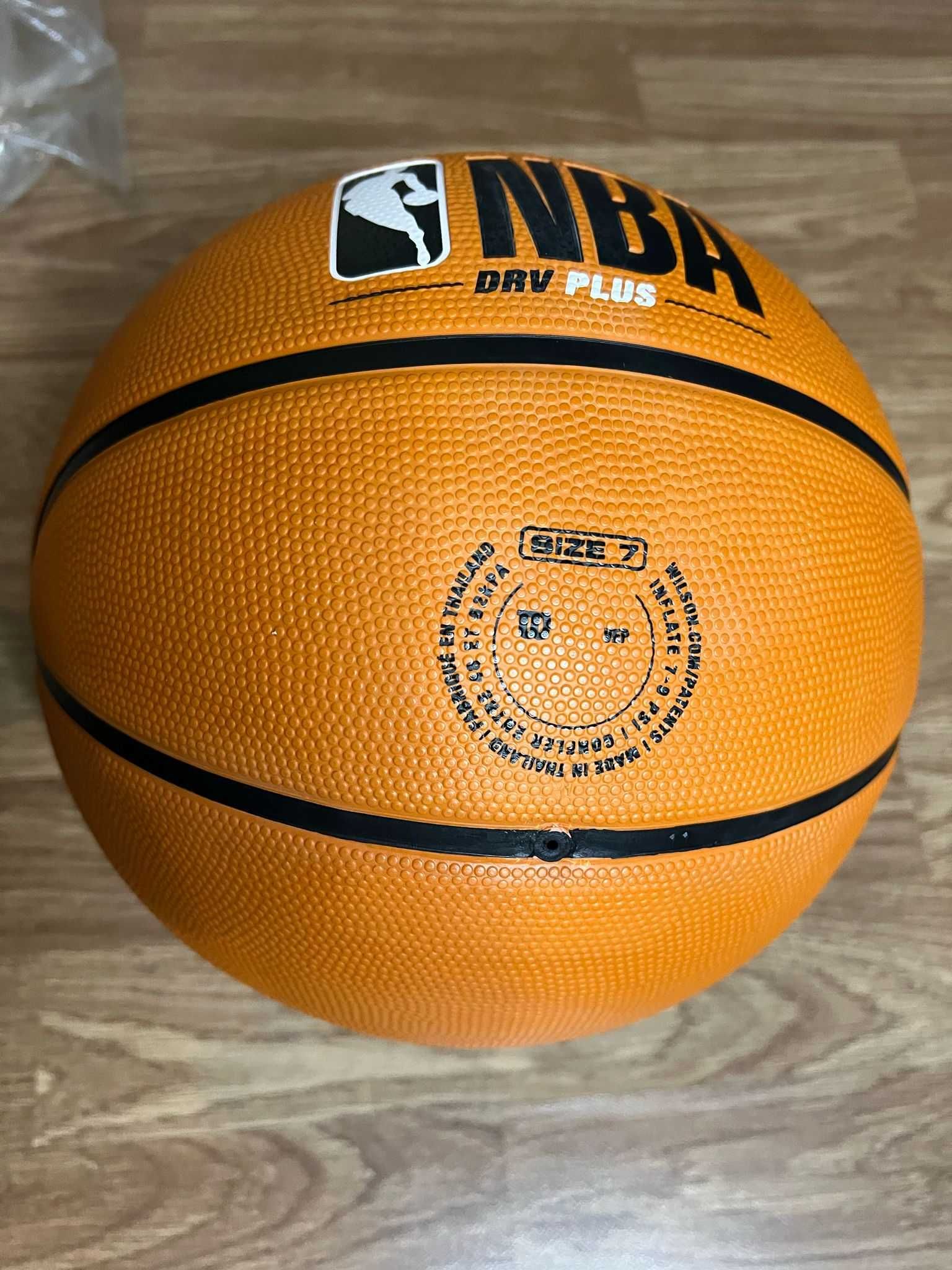 Bola de basquetebol Wilson NBA DRV Plus 7" -- Nova