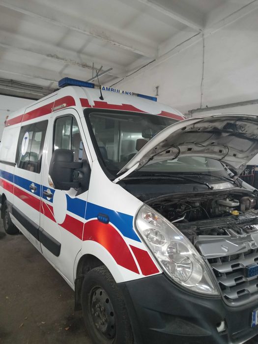 Ambulans Renault Master 145 KM, 2299 cm³, 2012 rok prod.