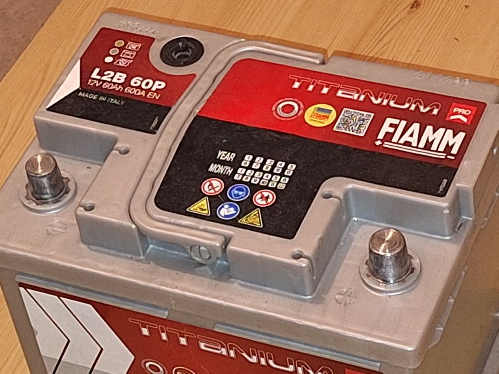 akumulator samochodowy 12v 60AH Fiamm