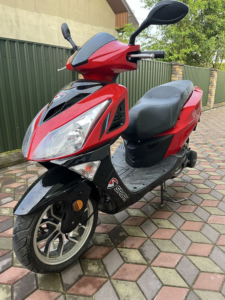 Продам скутер SPARK SP150S-17R
