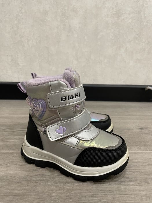 Зимові чобітки для дівчинки р.25 (16 см)