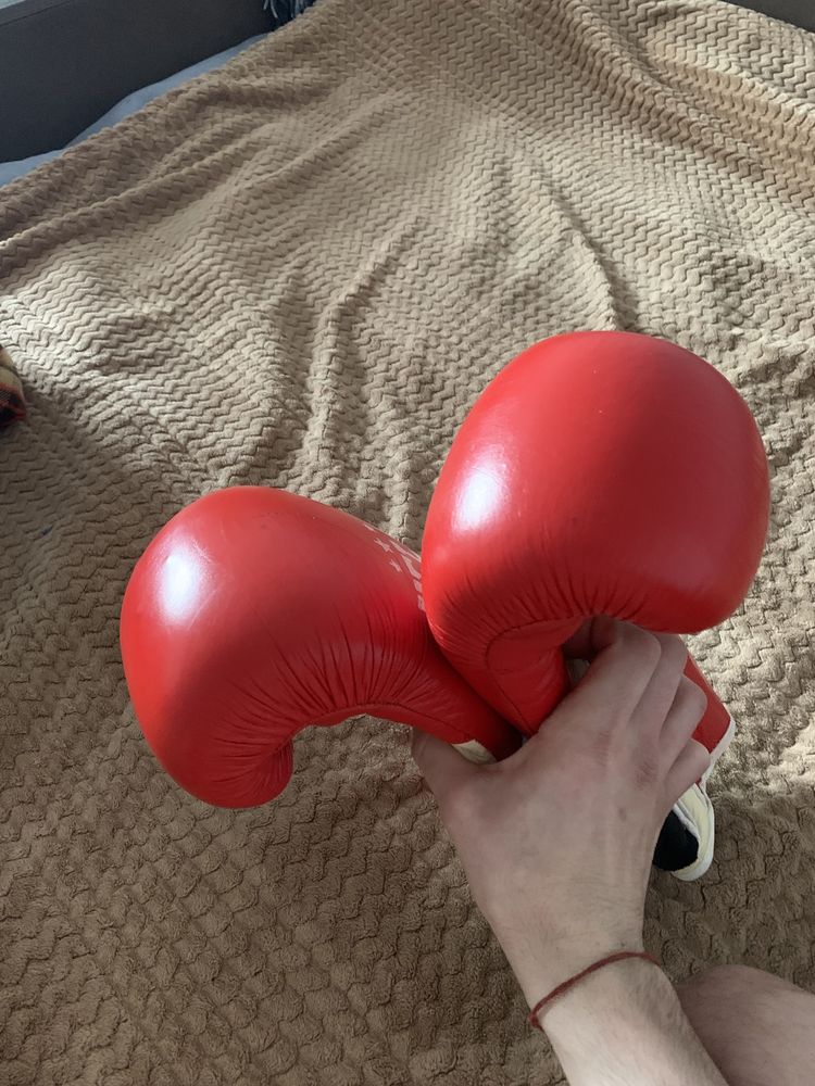 Боксерские перчатки VELO кожа