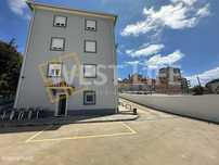 Apartamento T3 junto à Universidade NOVA com dois lugares de parque...