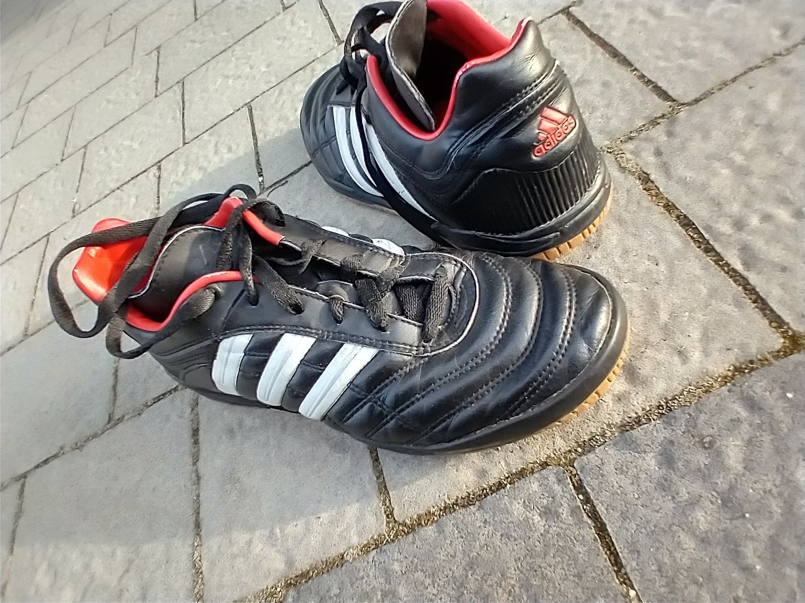 Adidas Predator halówki 39