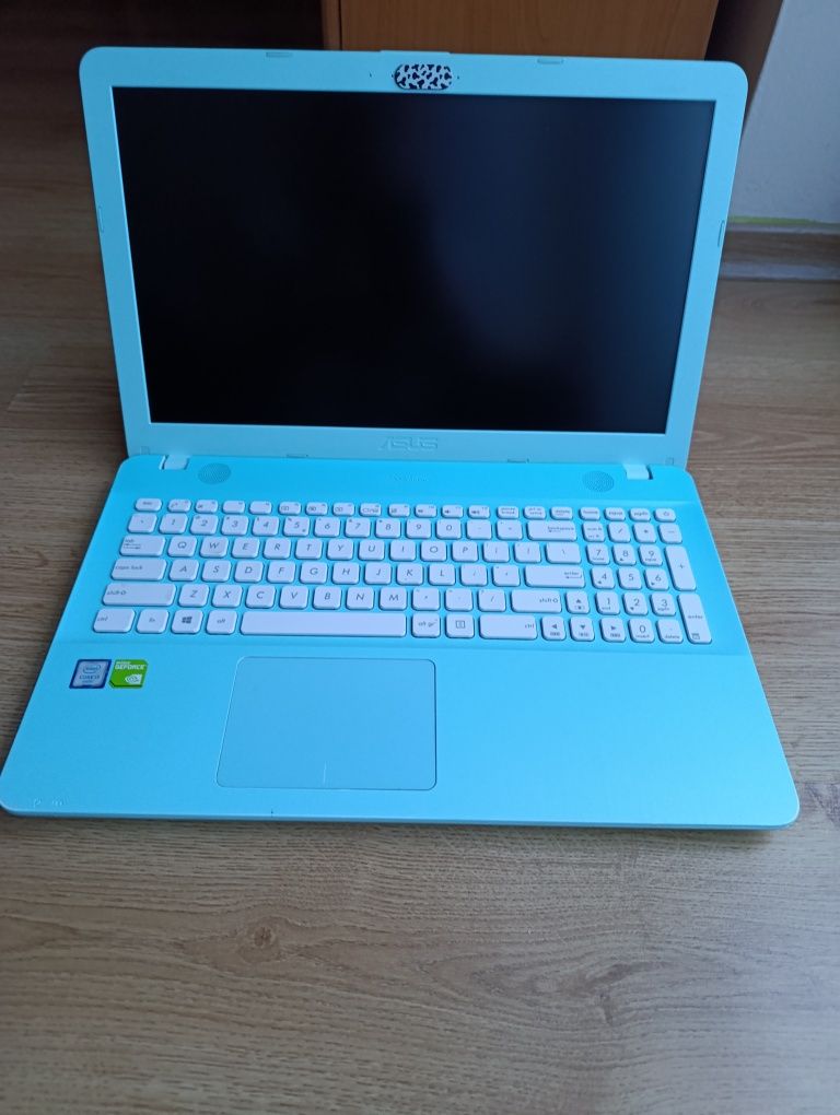 Laptop Asus Vivobook Max R510UJ