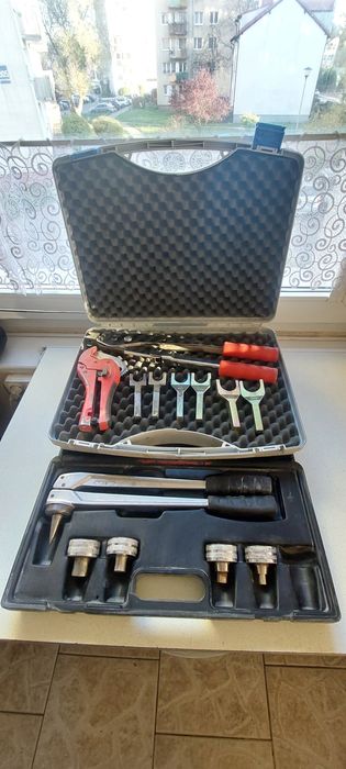 Zaciskarka do rur TECE flex