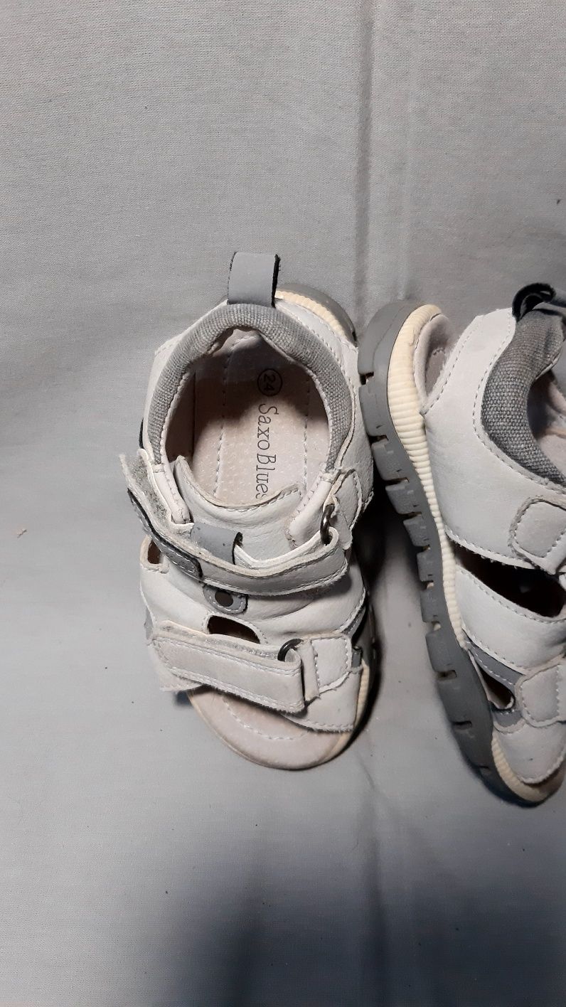 2 pares de sandalias criança