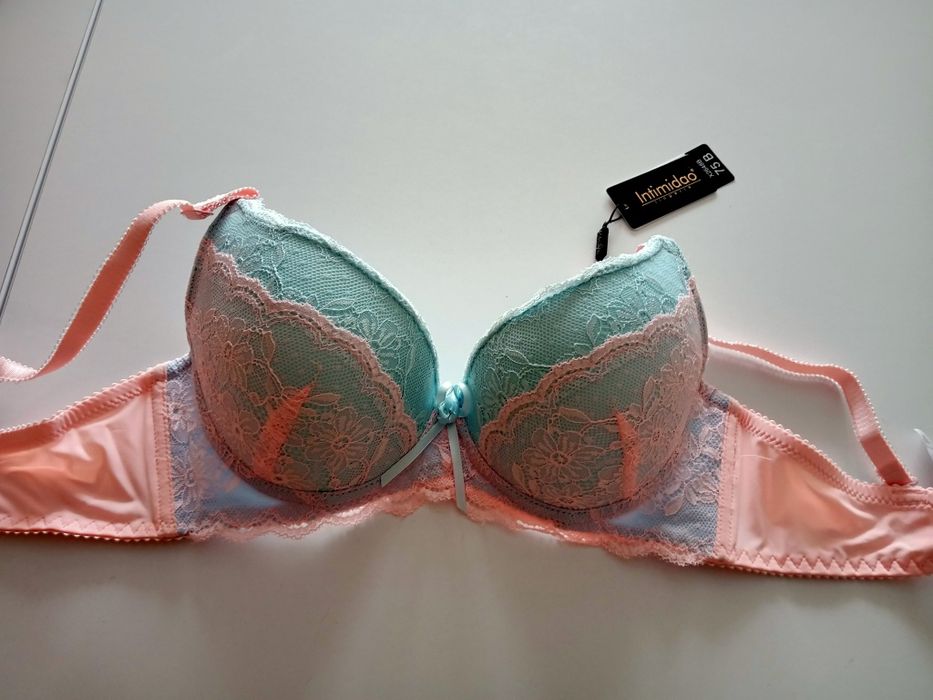 Бюстгальтер жіночий