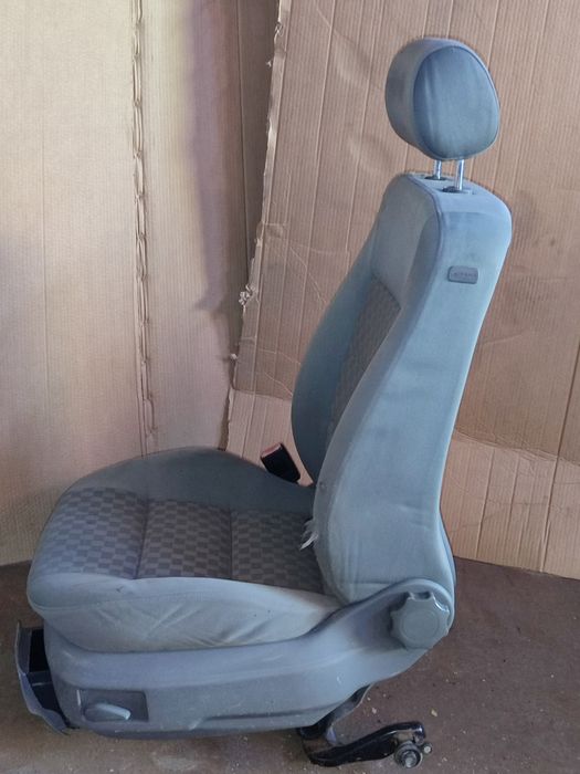 Сидіння водія Аудіо А3,2001року