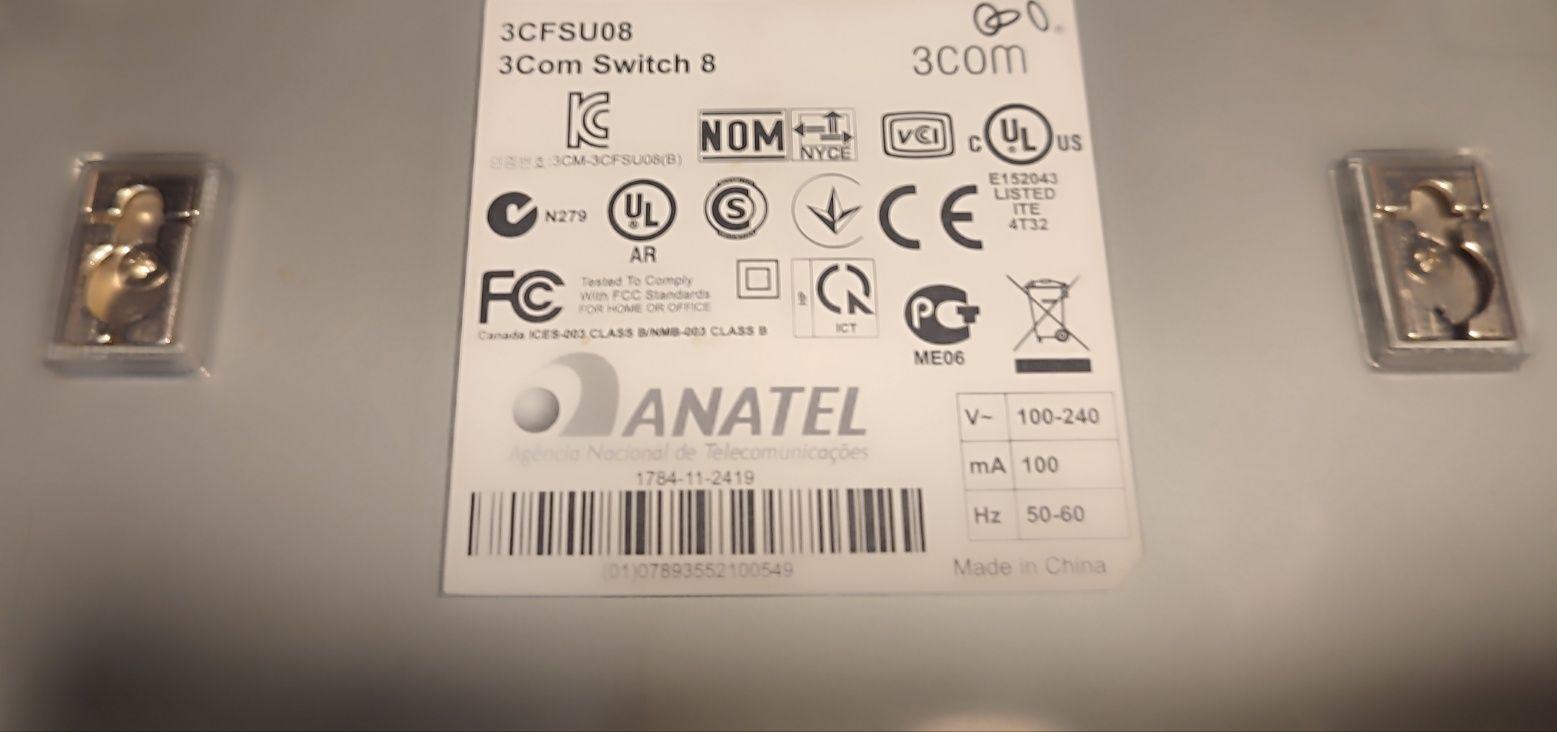 Switch HP 8 portowy 3CFSU08 3COM 8