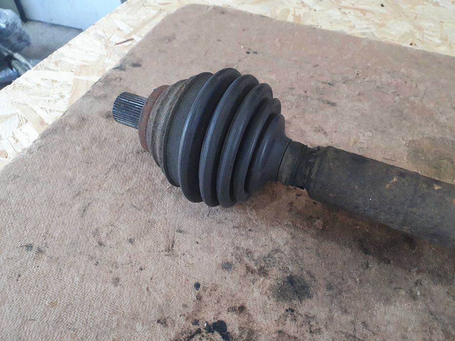 Półoś prawa przegub Audi A3 8P 1.6 benzyna BGU FUH