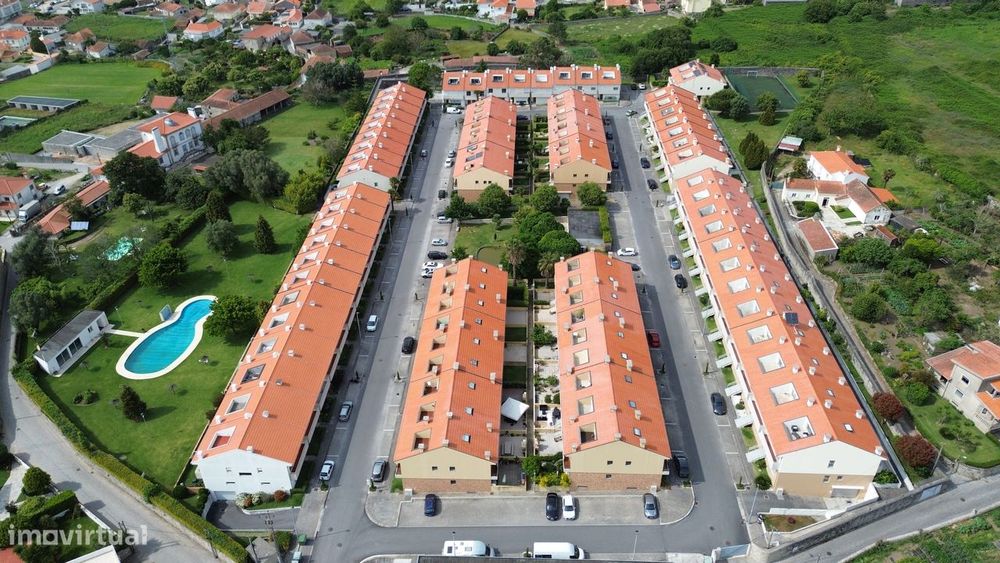 Moradia T4 em Condomínio Fechado