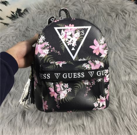 Plecak Guess czarny w kwiatki