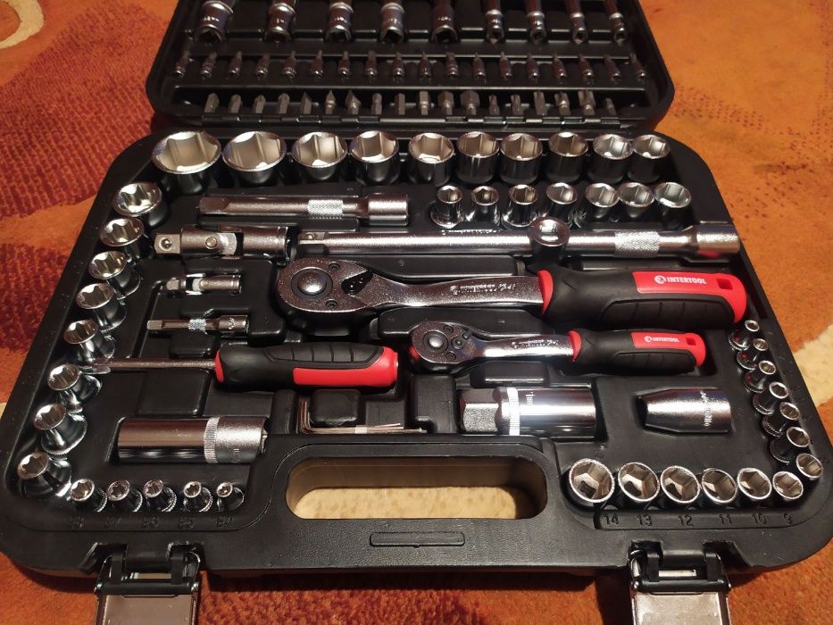 Набор инструментов 110 ед. SUPER INTERTOOL ET-8110 1/2", 1/4", Сr-V