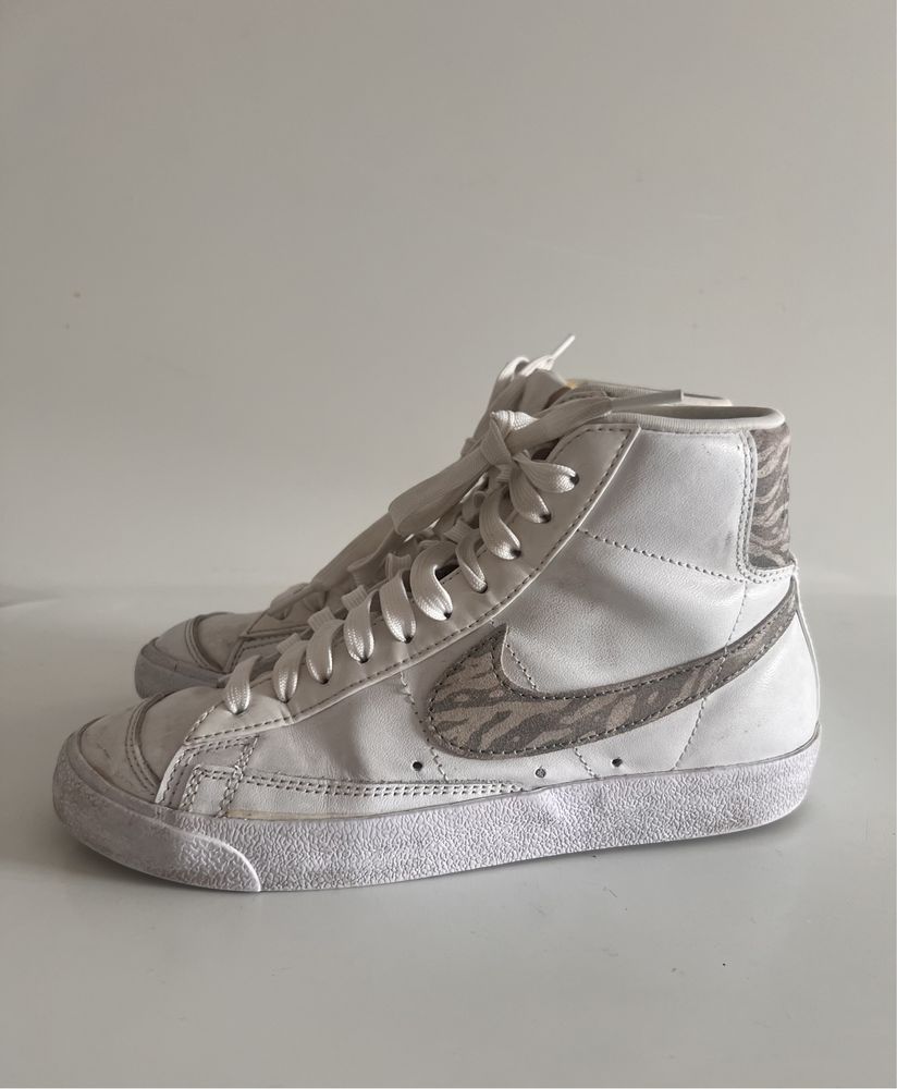 Ténis Nike Blazer Mid 77