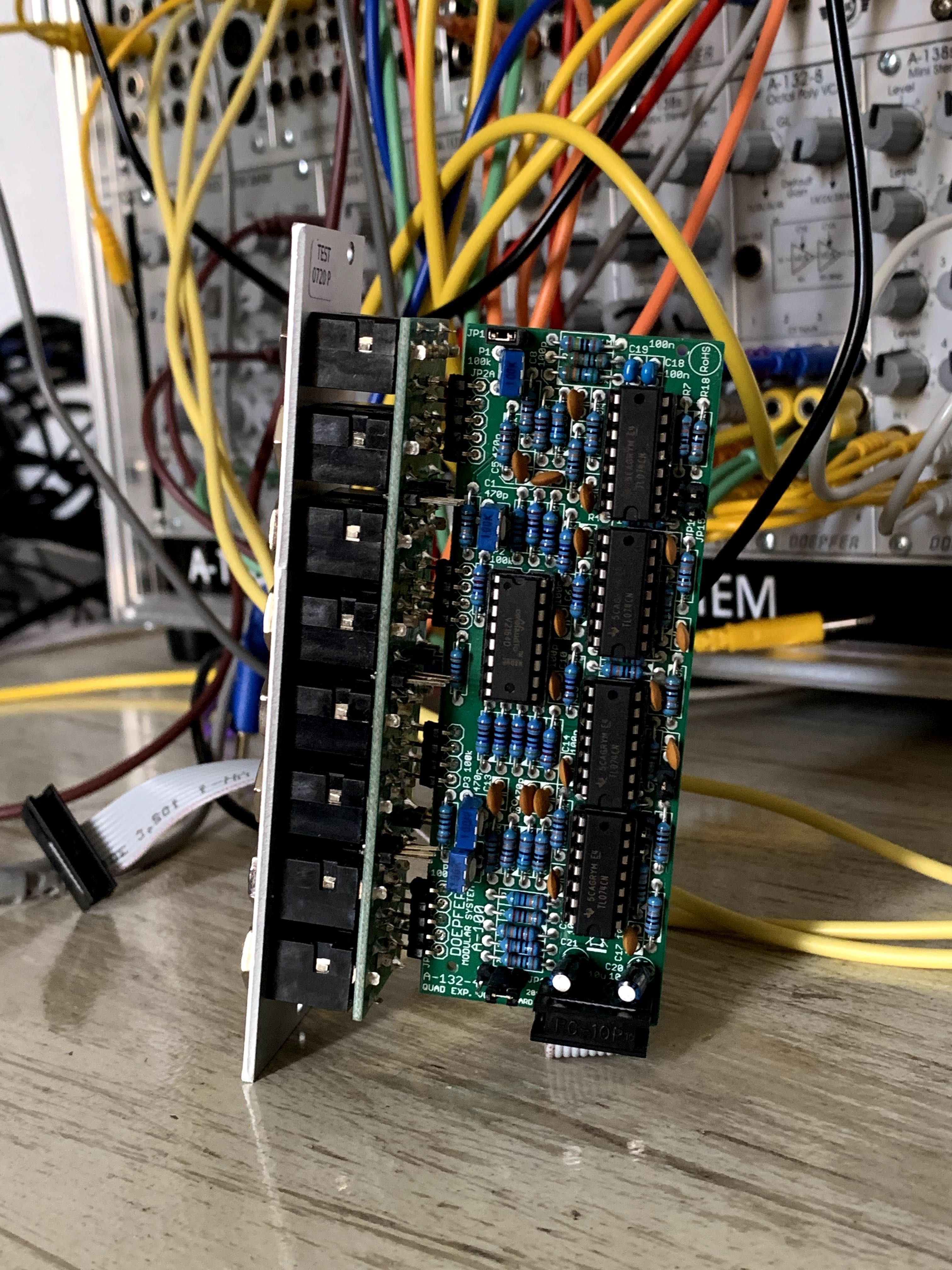 Eurorack модуль Doepfer A-132-4 VCA