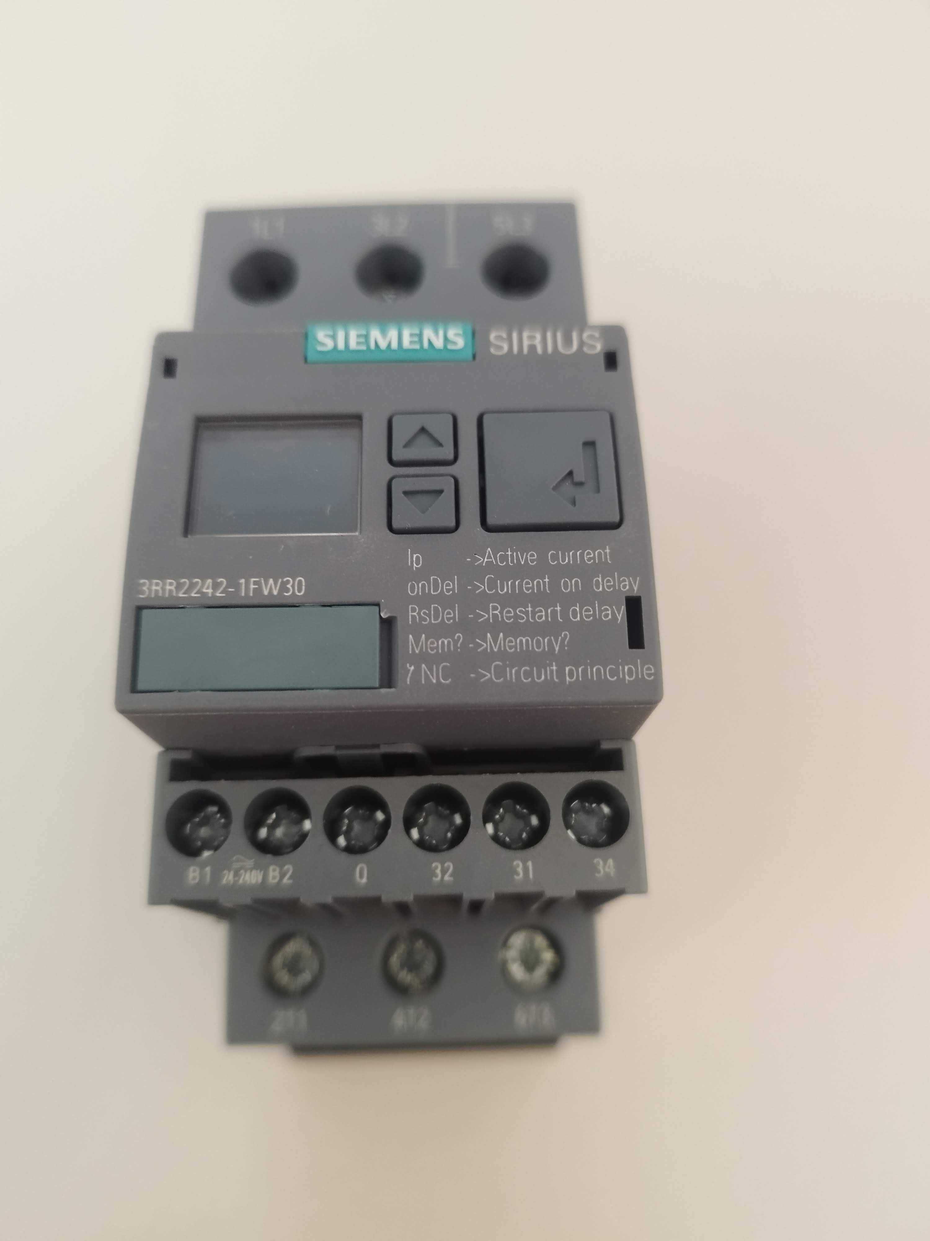 Przekaźnik kontrolny Siemens SIRIUS 3RR2242-1FW30